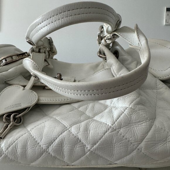 Moschino White Quilted Shoulder Bag - Picture 11 of 16